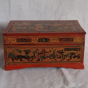 finely engraved lacquerware box